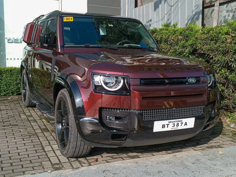 Land Rover Defender 110