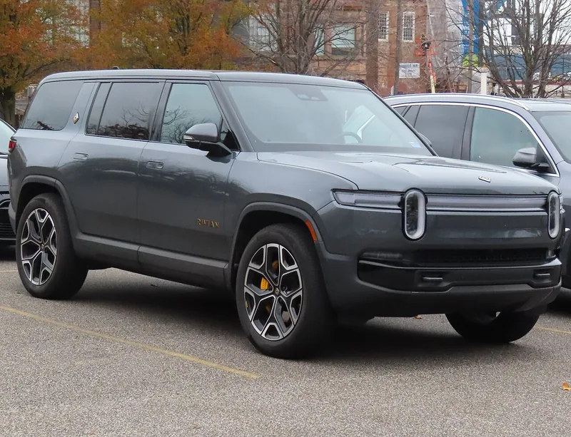 Rivian R1S