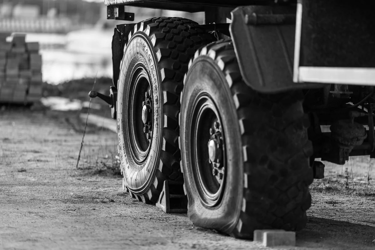 Drive tires: Powered axles